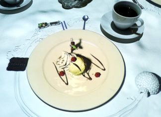 Dessert projected onto your dinner plate – Bon appétit!