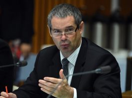 Gambling industry finds plenty of political guns for hire to defend the status quo