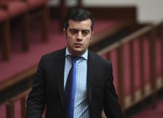 Government questions whether Dastyari fit to be a senator, in new row over Chinese donor