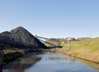 Why does the Carmichael coal mine need to use so much water?