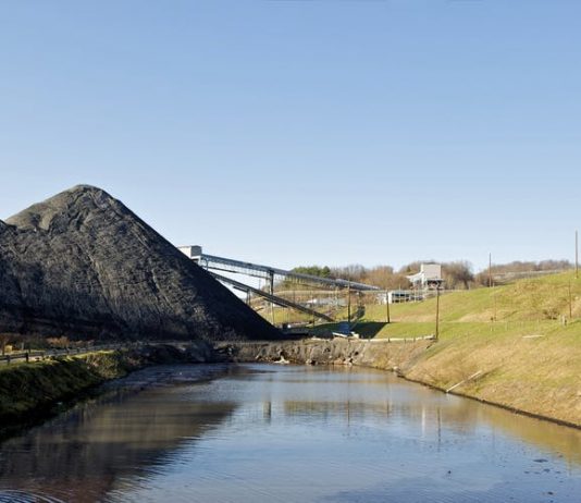 Why does the Carmichael coal mine need to use so much water?