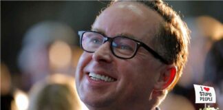 Qantas Smiles: shareholders and executives grin, customers and staff grit their teeth