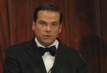 Paddy Manning paints a vivid portrait of a man born into a world of enormous wealth and privilege, destined to live out his life in the overwhelming shadow of his father.